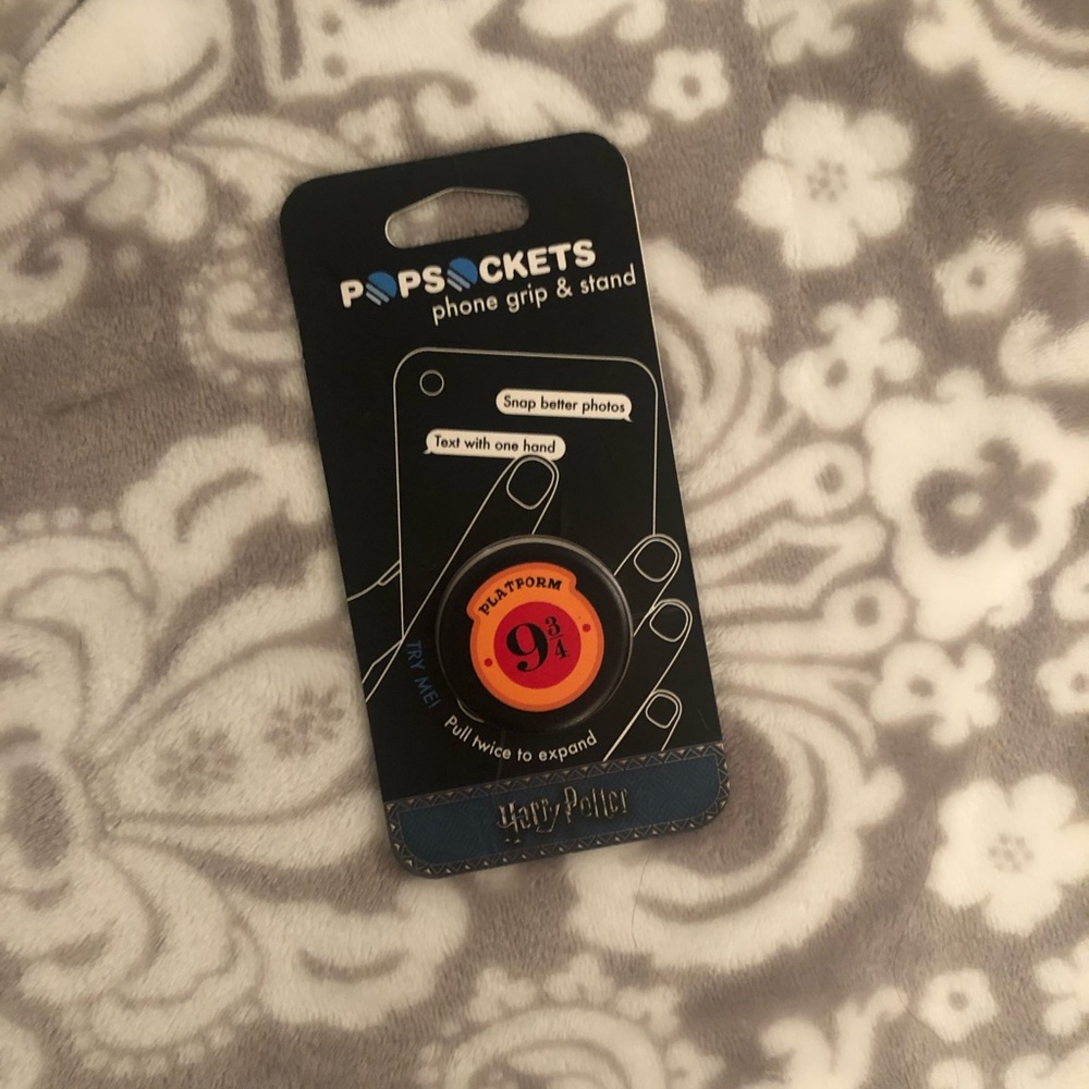 NEW! NEW! NEW! Pop socket